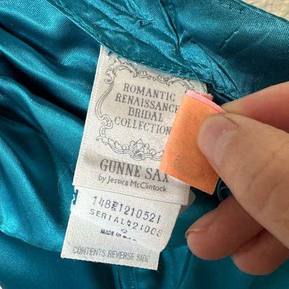 1960s Gunne Sax Romantic Renaissance Bridal Collection Tooled Satin Dress - Picture 11 of 11